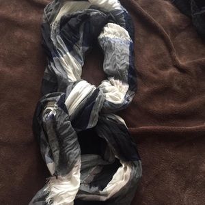 Steve Madden scarf